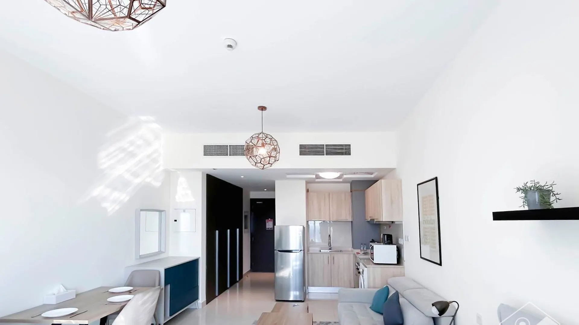 Amazing Studio With Balcony & View Dubai Apartment