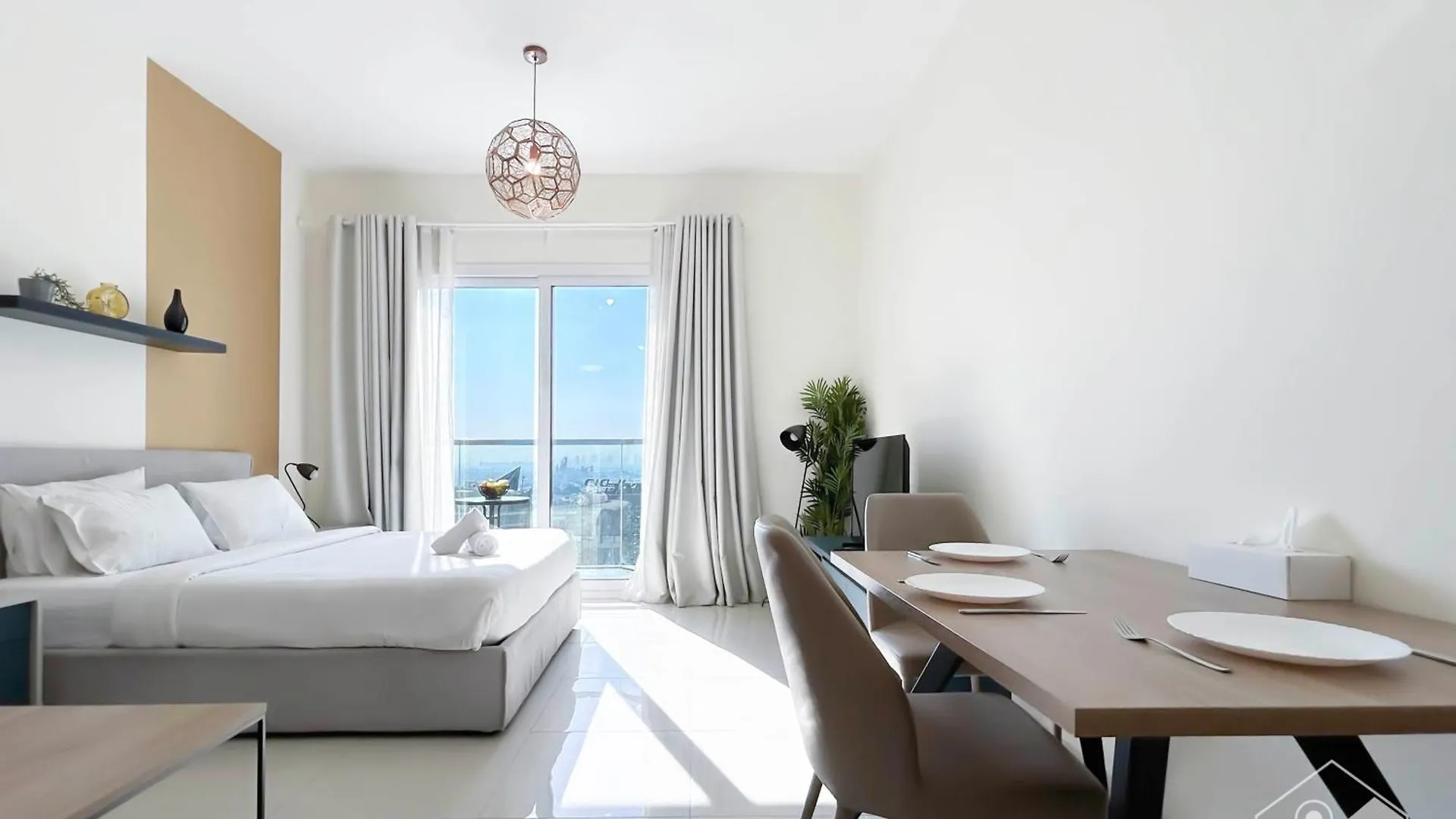 Apartment Amazing Studio With Balcony & View Dubai