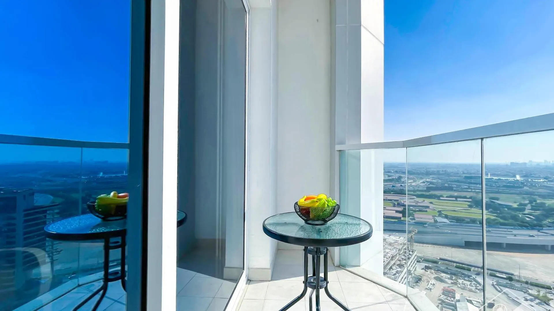 Amazing Studio With Balcony & View Dubai Apartment
