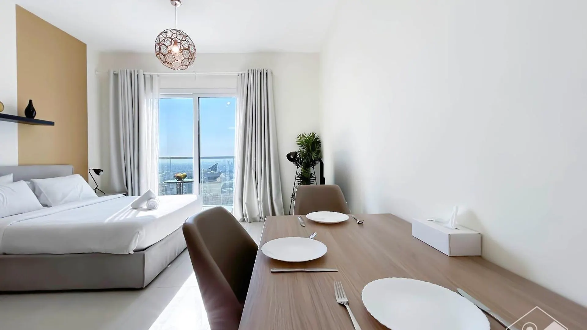 Amazing Studio With Balcony & View Dubai 0*,